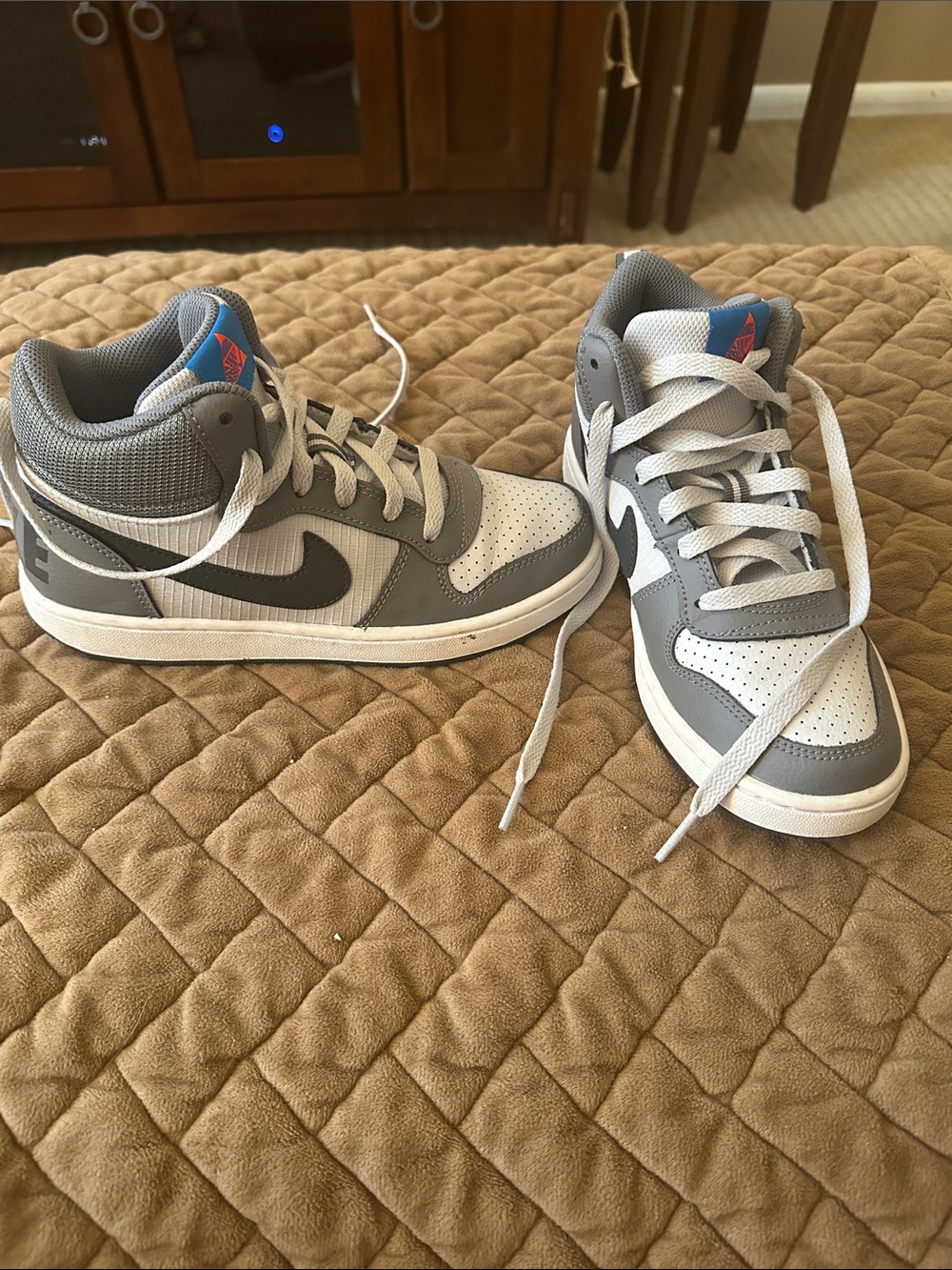 Nike Kids Grey and White Mid-Top Sneakers with Blue Tongue Accent